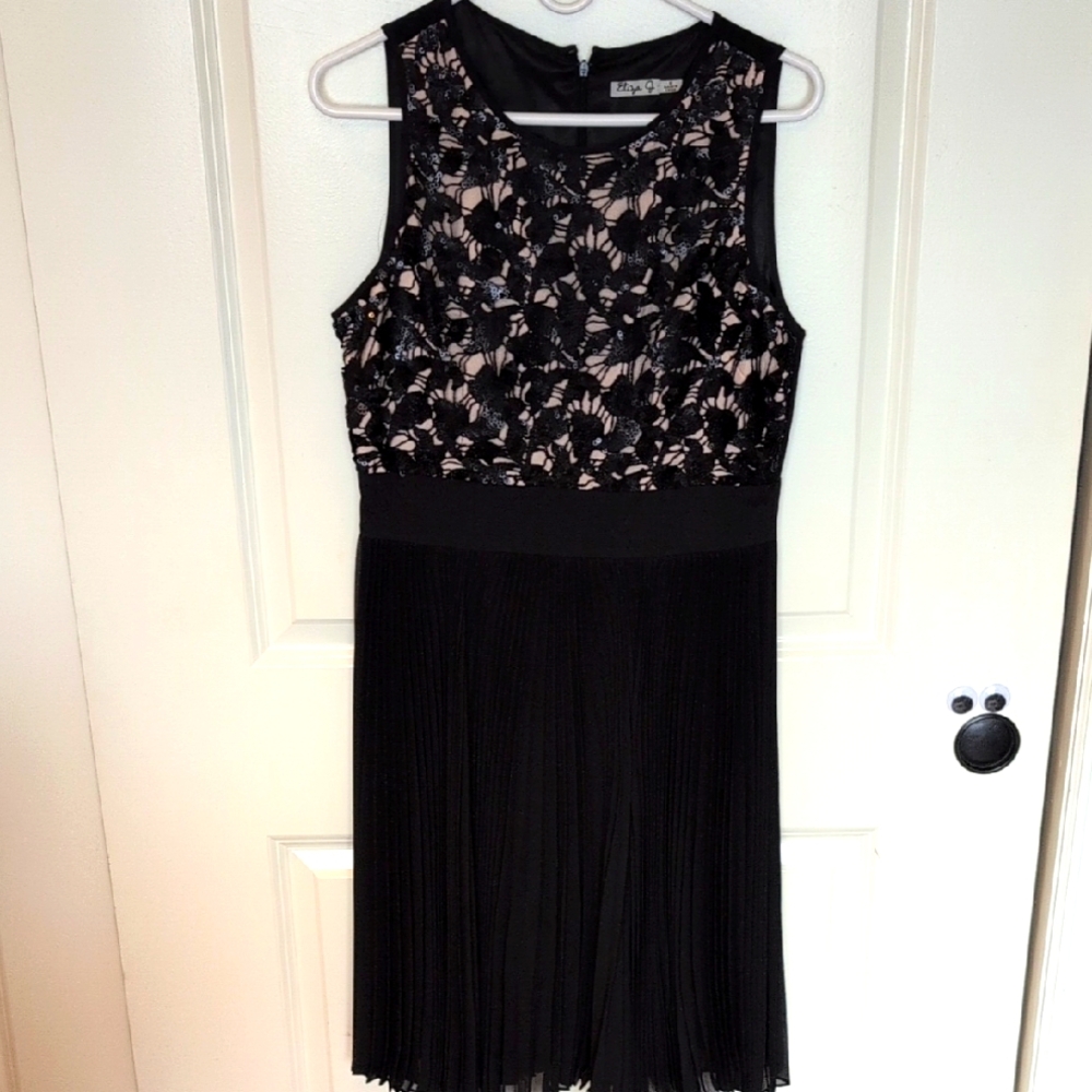 Eliza J Black Floral Lace Midi Dress - S